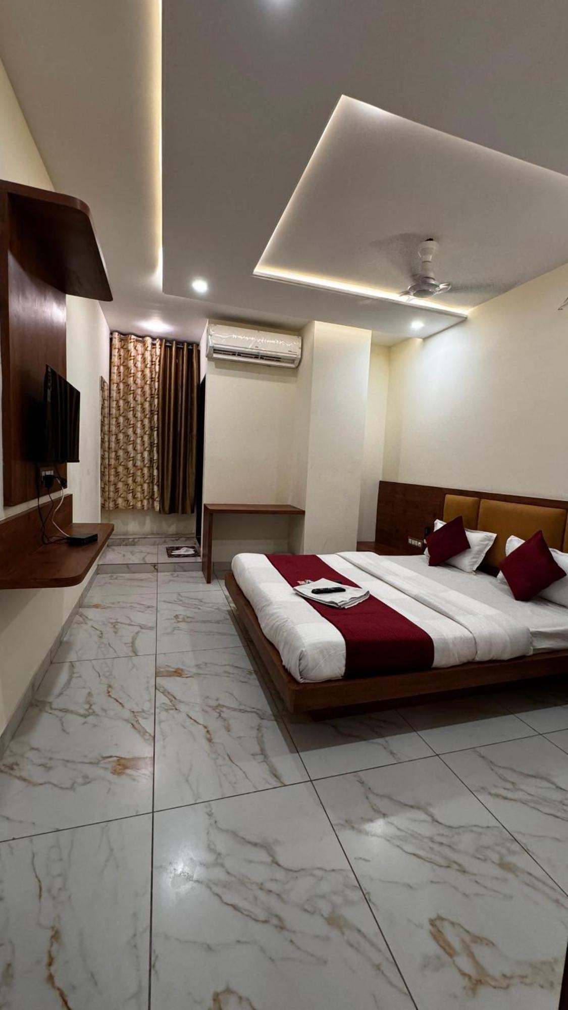 Hotel Prakasham Ujjain Εξωτερικό φωτογραφία