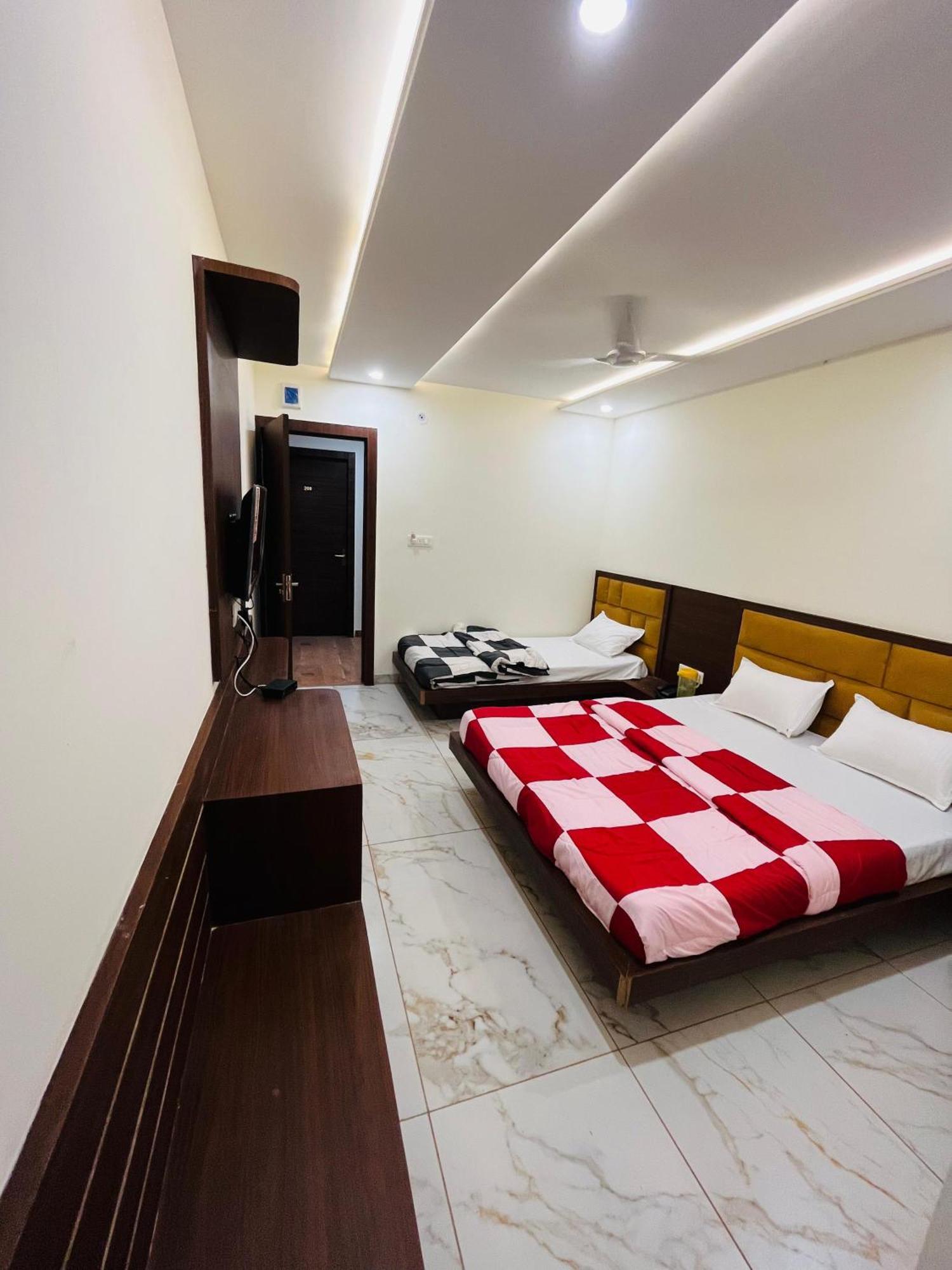 Hotel Prakasham Ujjain Εξωτερικό φωτογραφία