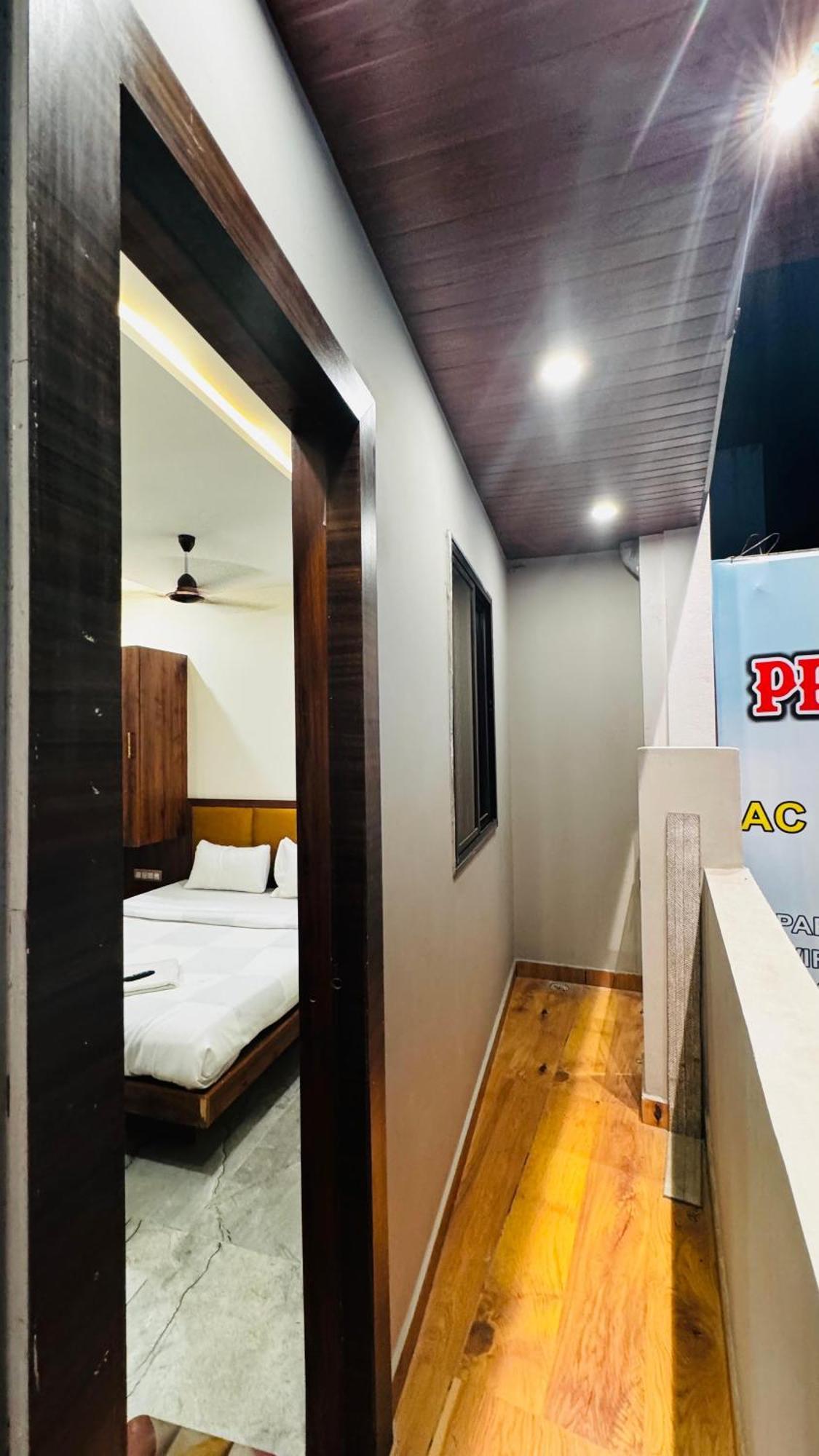 Hotel Prakasham Ujjain Εξωτερικό φωτογραφία
