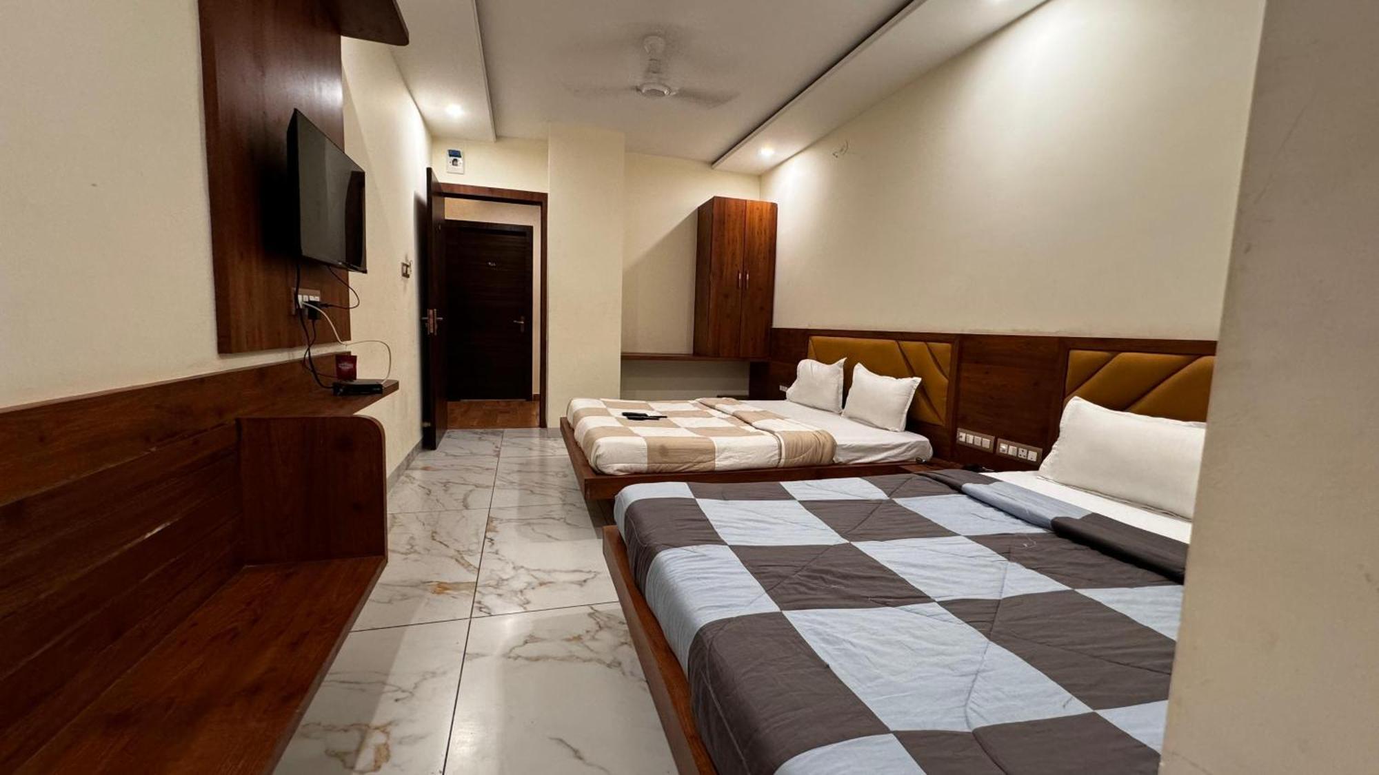 Hotel Prakasham Ujjain Εξωτερικό φωτογραφία