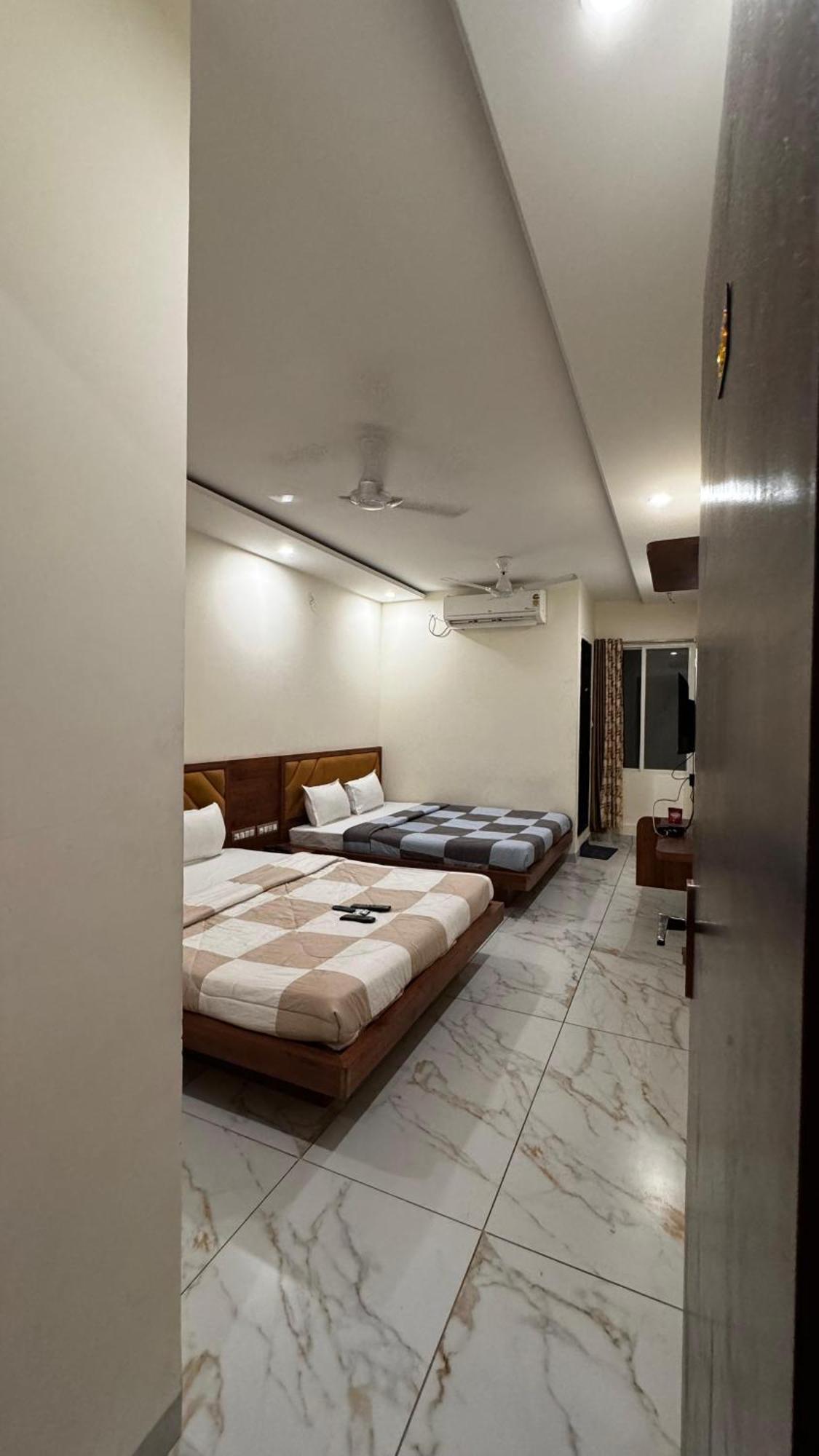 Hotel Prakasham Ujjain Εξωτερικό φωτογραφία