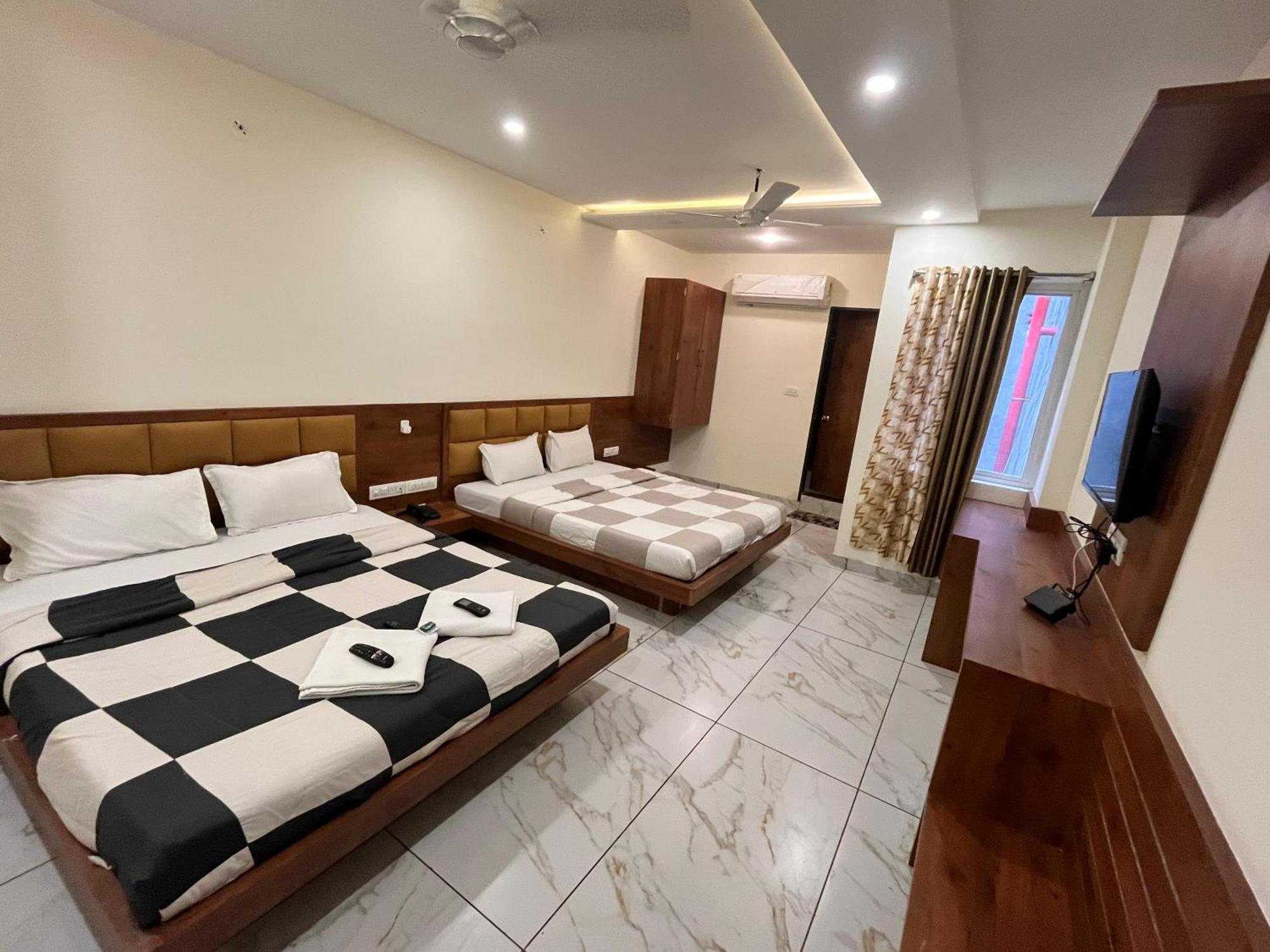 Hotel Prakasham Ujjain Εξωτερικό φωτογραφία