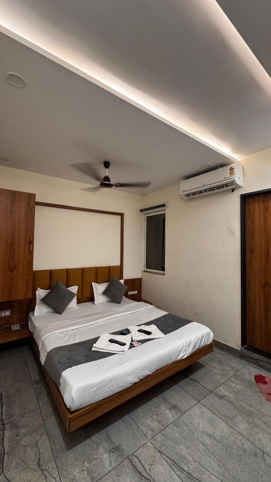 Hotel Prakasham Ujjain Εξωτερικό φωτογραφία